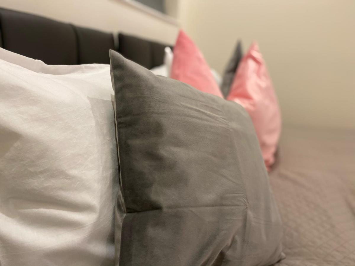 Amazing 2 Bed 2 Bath Private Apartment 왓퍼드 외부 사진