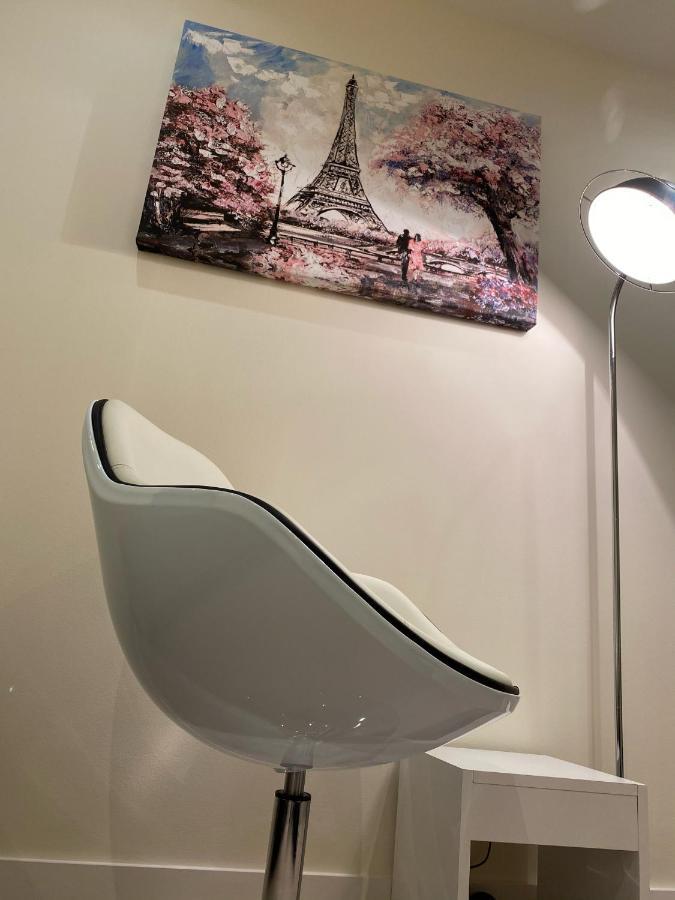 Amazing 2 Bed 2 Bath Private Apartment 왓퍼드 외부 사진